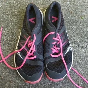 New Balance Minimus Vibram Running Sneakers